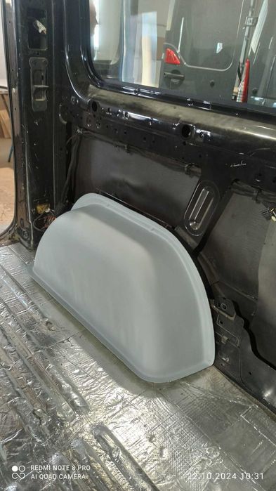 Пластик салону на колісні арки.Renault Trafic, Opel Vivaro,
