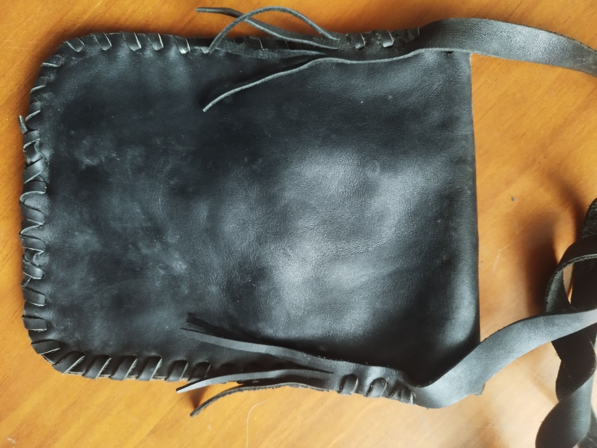 Bolsa pequena em pele