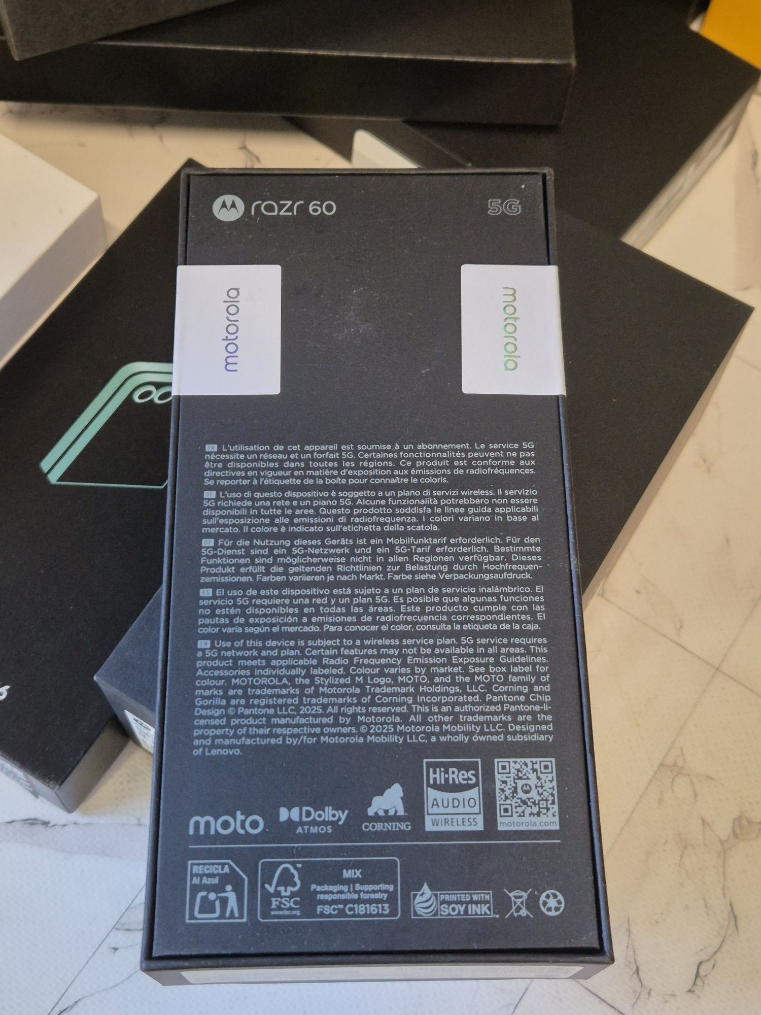 Motorola Razr 60 8/256 Gibraltar Sea , нова запечатана