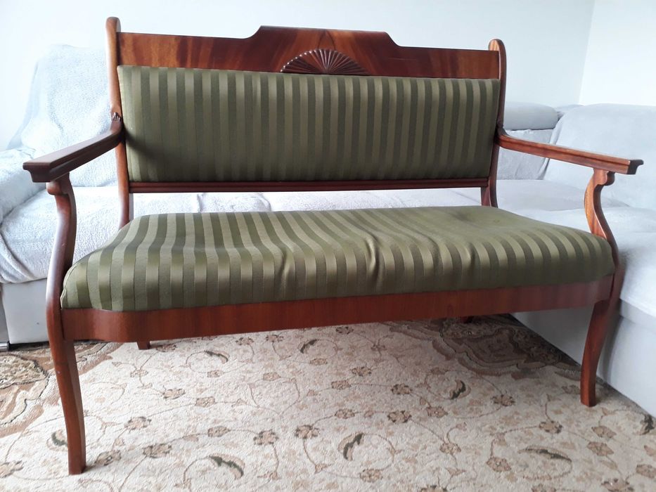 Ławka drewniana tapicerowana