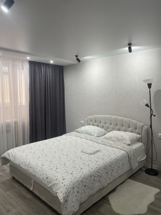 квартира 2 кімнатна посуточно подобово у м. Горішні Плавні