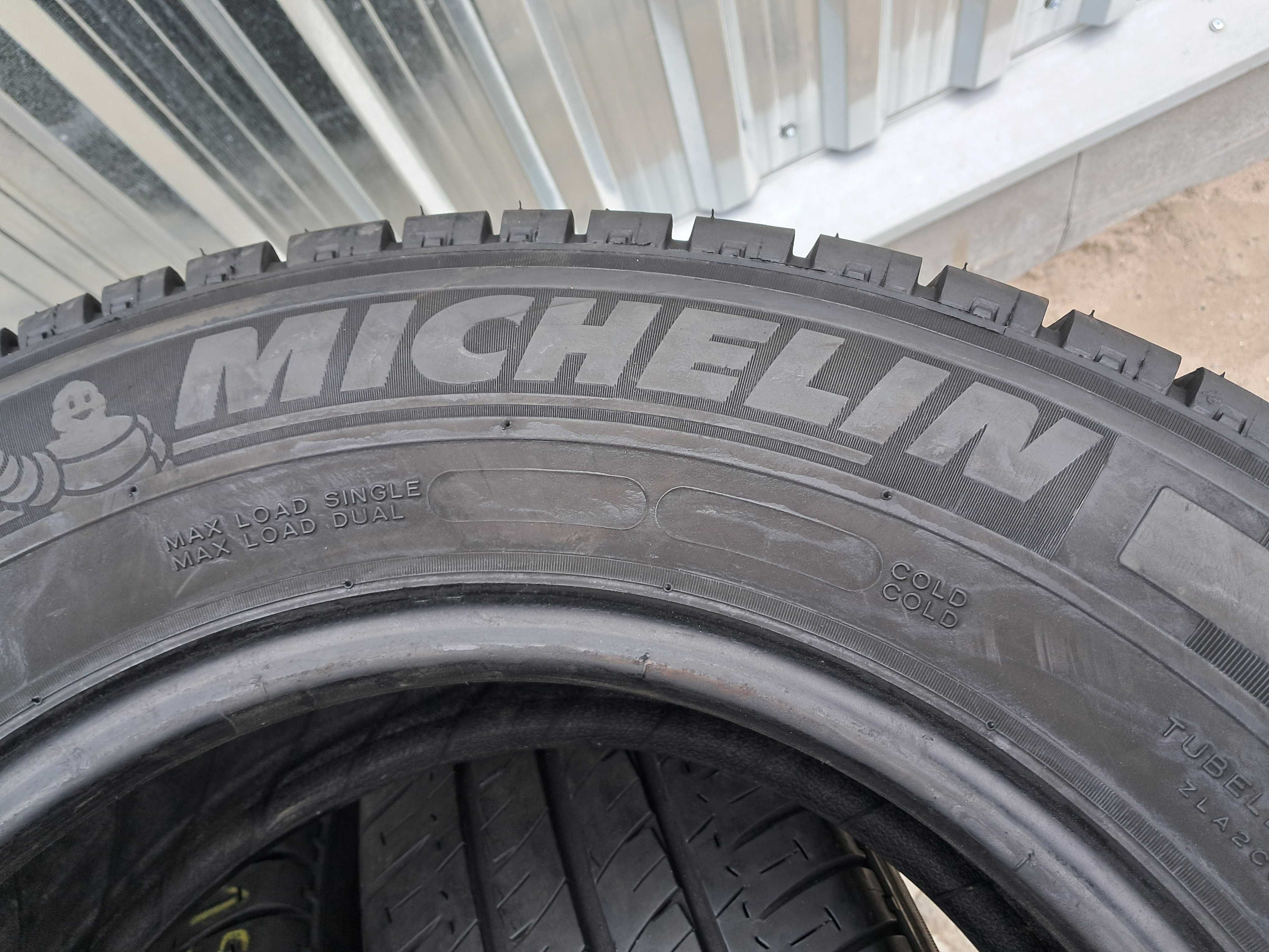 Резина літня, 8мм, Michelin Agilis 235\65 R16C (арт.10425)