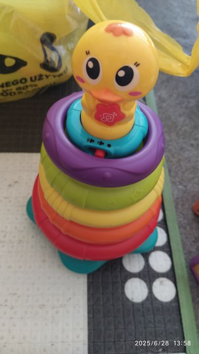 1+1 gratis Piramidka grająca dla niemowlaka