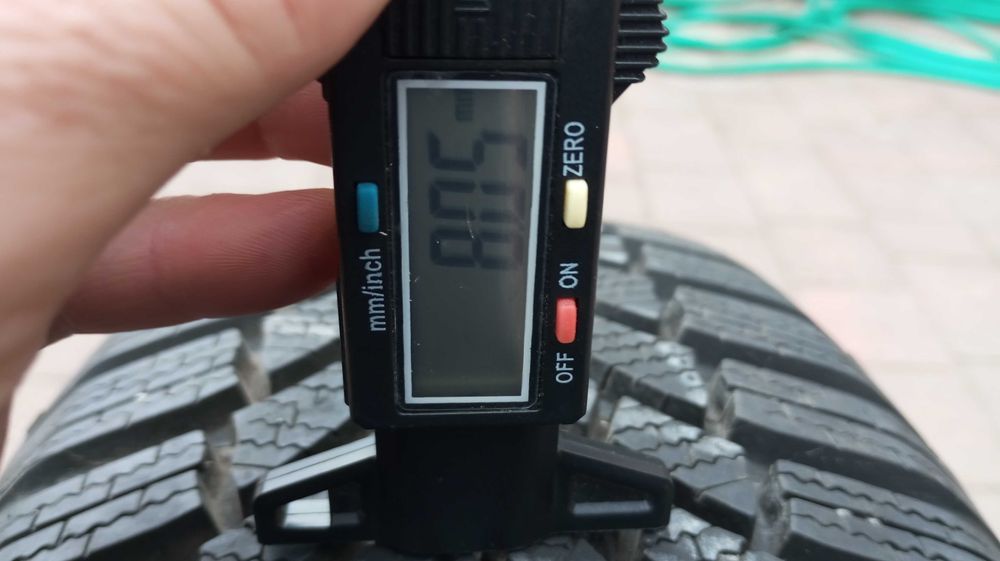 opona zimowa BRIDGESTONE Blizzak LM005 205/60R16 96H