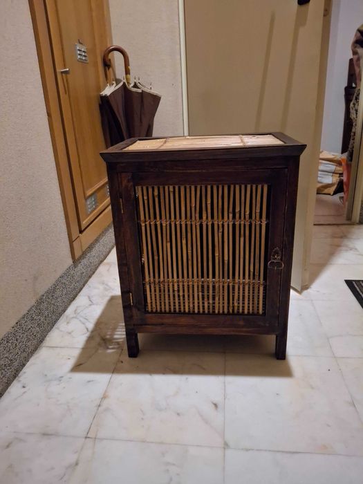 Mesas de Cabeceira de Madeira e Bambu - Como Novas