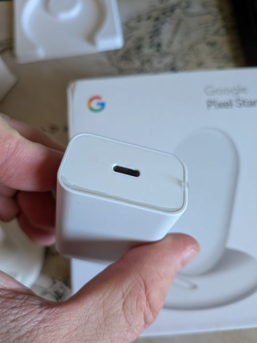 Бездротовий зарядний пристрій Google Pixel Stand (GA00507-US)