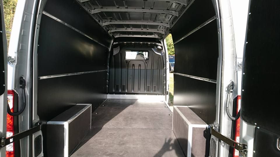 Zabezpieczenie furgonu Renault Master L3H2