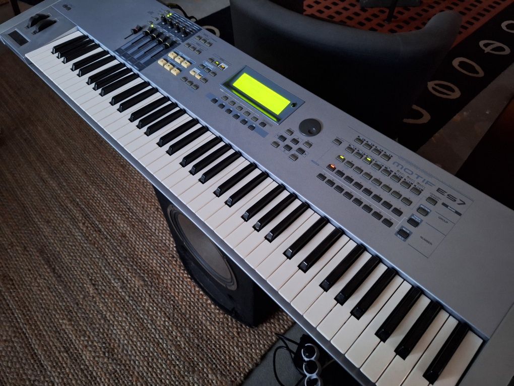 Yamaha motif ES7