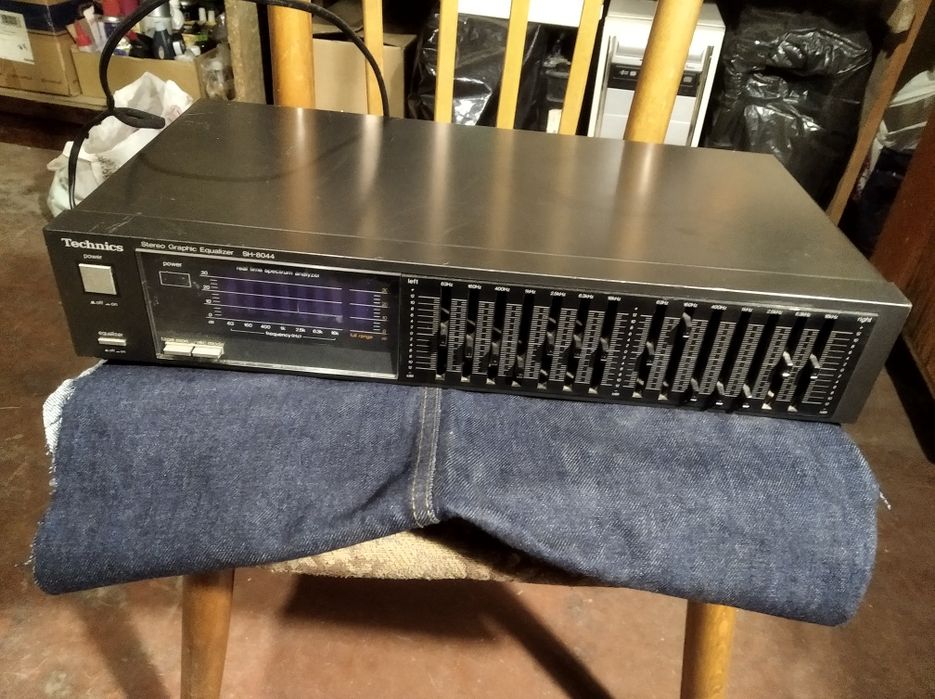 Еквалайзер TECHNICS SH-8044