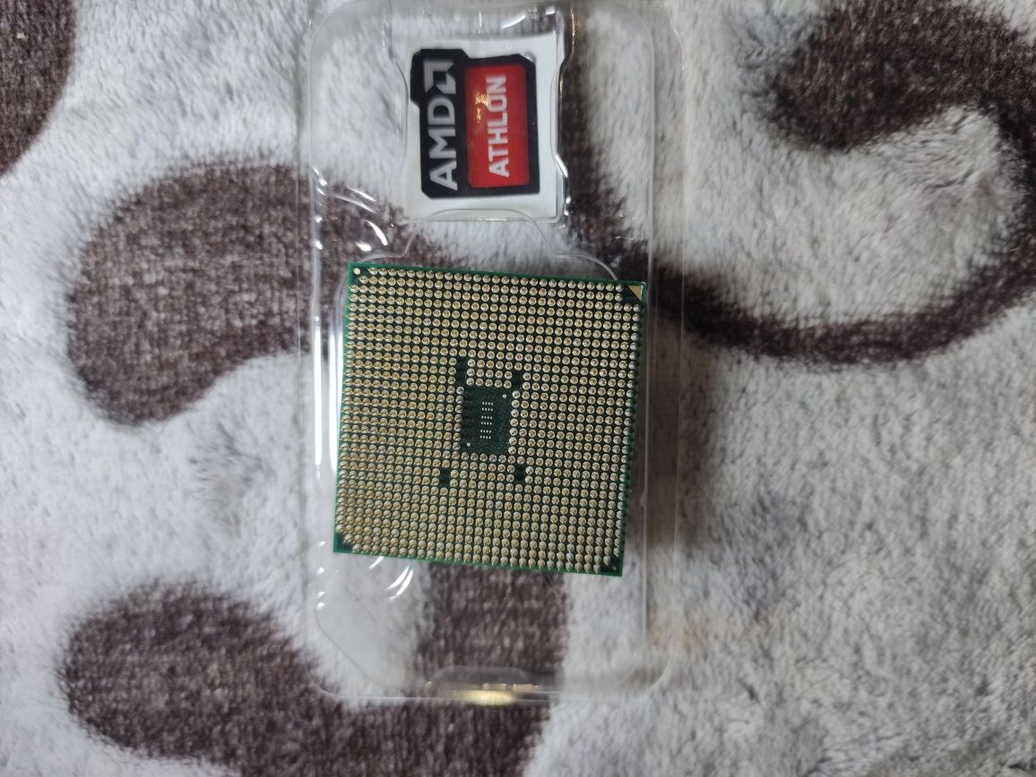 Процессор AMD Athlon II X2 370K 4.0GHz/1MB (AD370KOKHLBOX) sFM2 BOX
