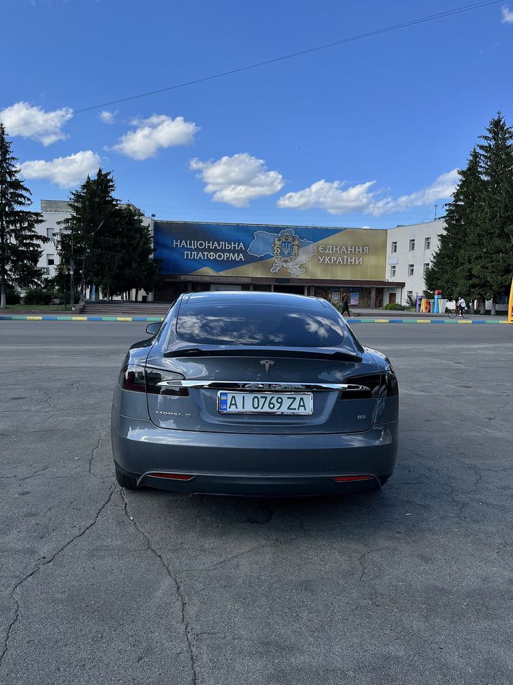 Tesla model s 2013