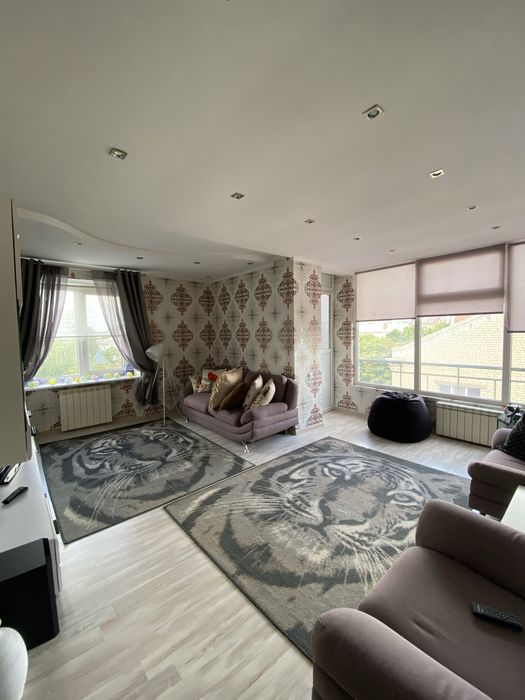 Двокімнатна квартира в центрі з ремонтом,меблями та технікою.