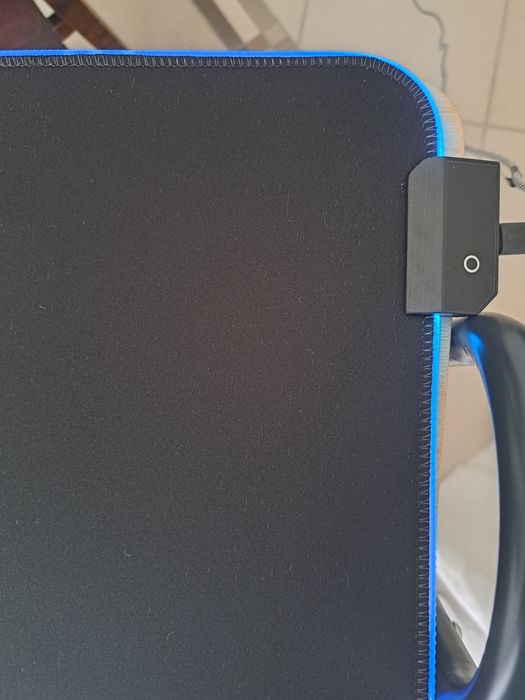 Levano RGB Desk Pad – podkładka gamingowa 450×400 mm