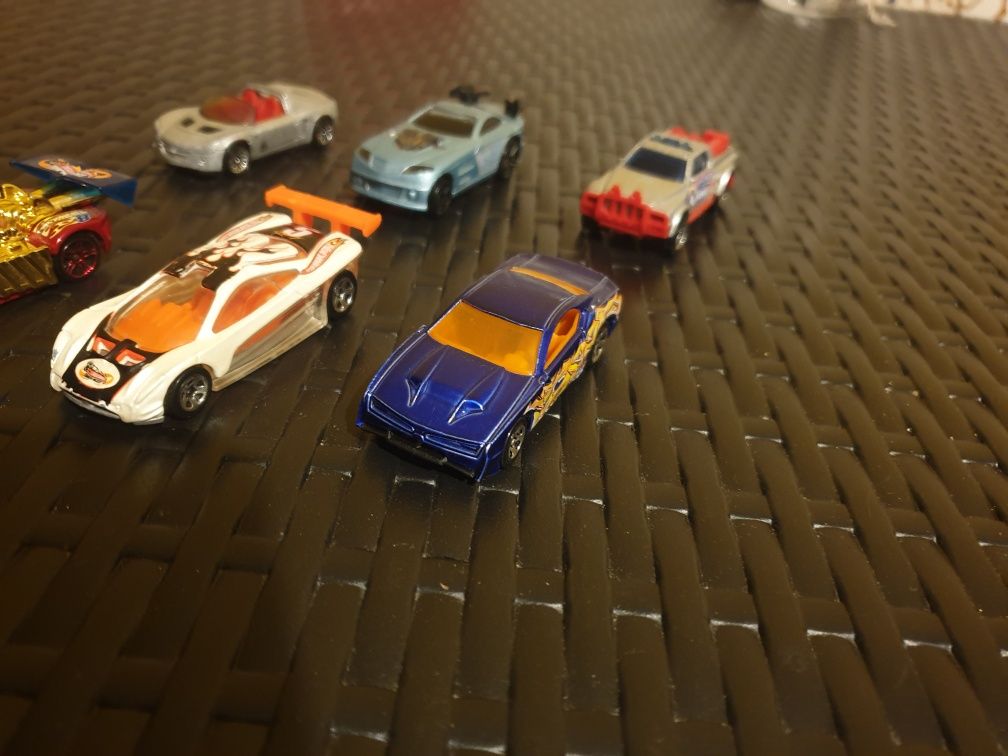 Carros Hotwheels Matchbox da Mattel