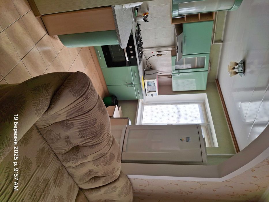 Однокімнатна квартирира  з ремонтом в районі  зупинки "Україна "