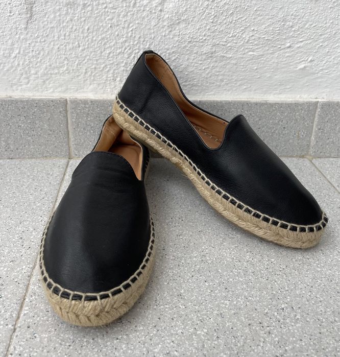 Sapatos rasos pretos (Manuel Alves, tamanho 36)