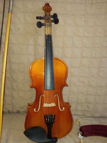 Продам скрипку 1/8.Отличный иструмент для маленького скрипача