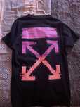 Vendo t shirt off white preta