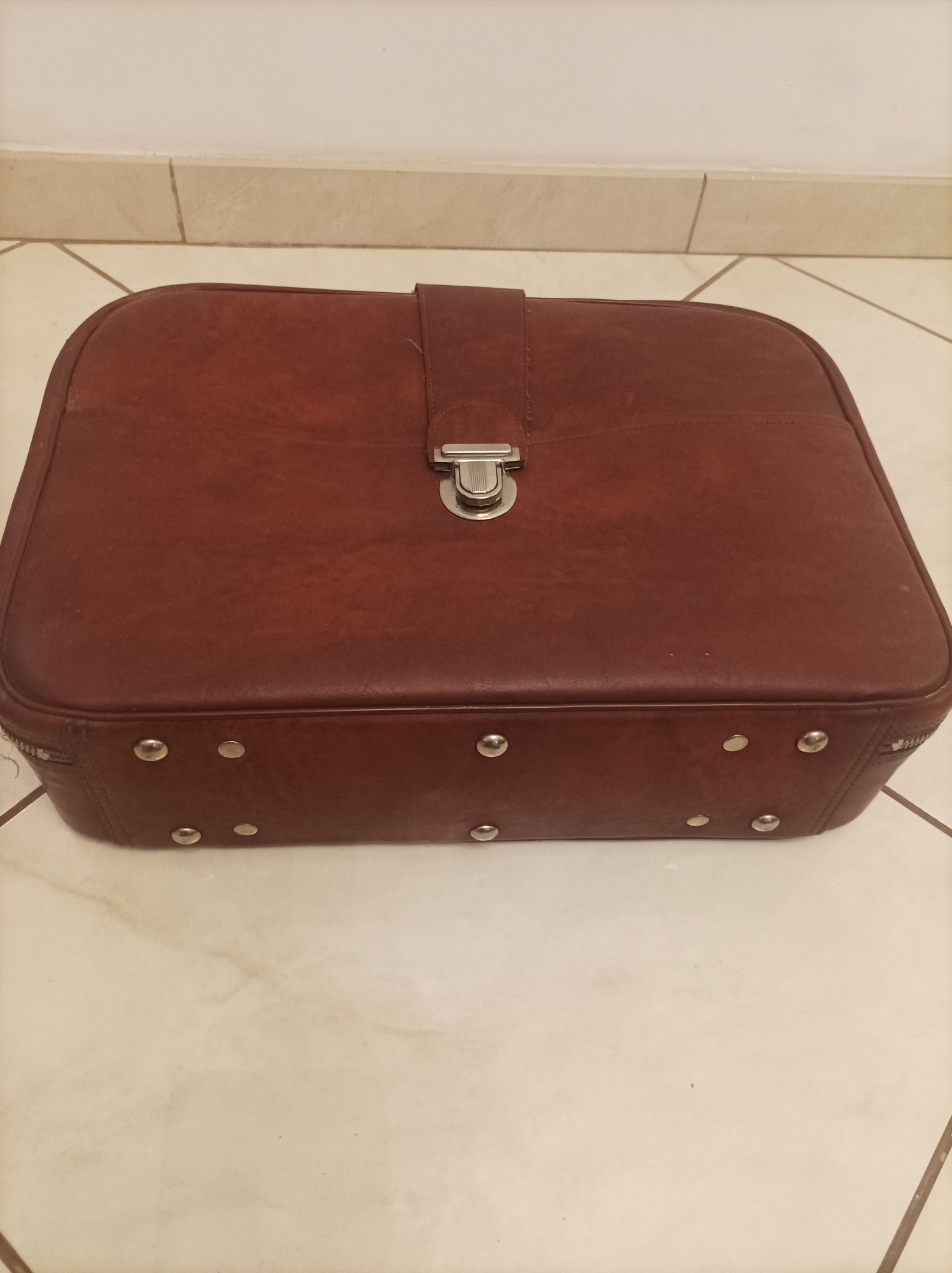 Stara walizka z prl-u