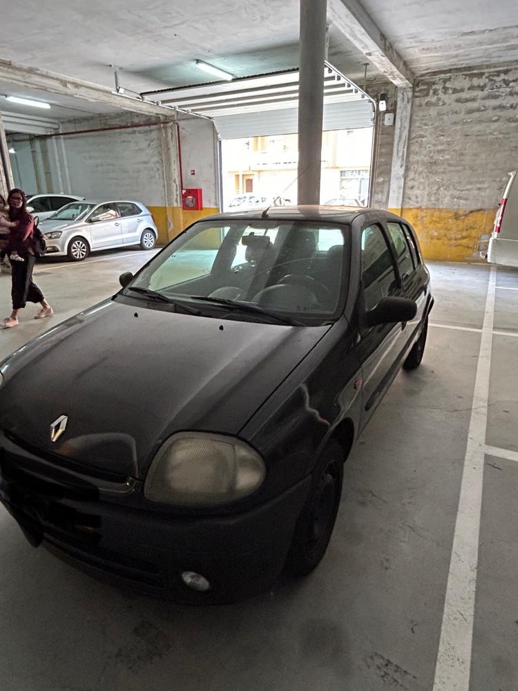 Vendo renault clio II 1.2  Ano 1999