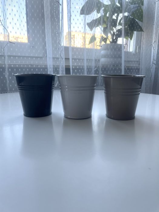 Zestaw 3 ozdobych małych metalowych doniczek na zioła kwiatki