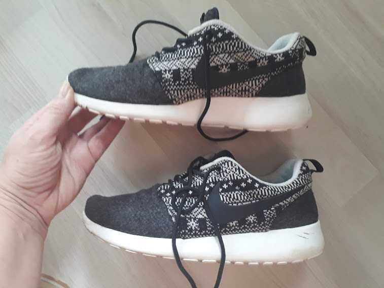 buty sportowe damskie NIKE Winter zimowe jesień / zima  r. 38,5 BDB