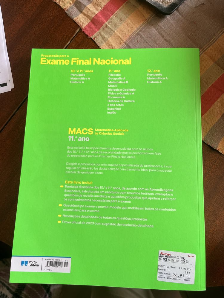 Livro exames de Macs 11.º ano.