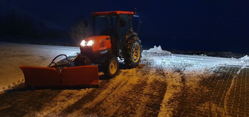 Odśnieżanie Usluga mini traktorem