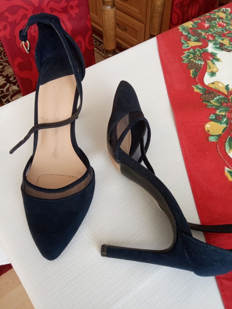 Buty Szpilki 36 zapinane Stradivarius