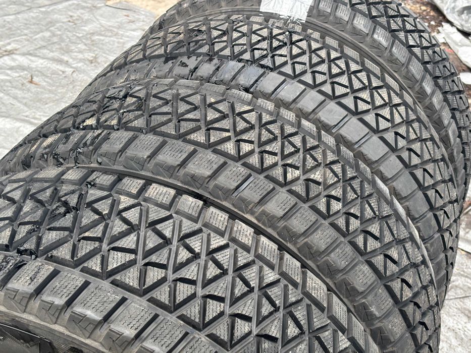 235-65-R18 BRIDGESTONE BLIZZAK комплект 4 штуки зимней резины GERMANY
