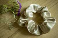 Frotka do włosów scrunchie metaliczny beż retro vintage handmade