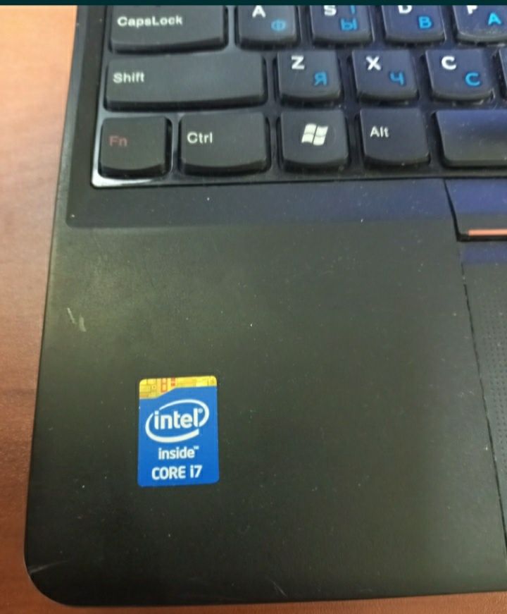 Продам ноутбук леново е530 процесор i7,nvidia gf610 (1GB)