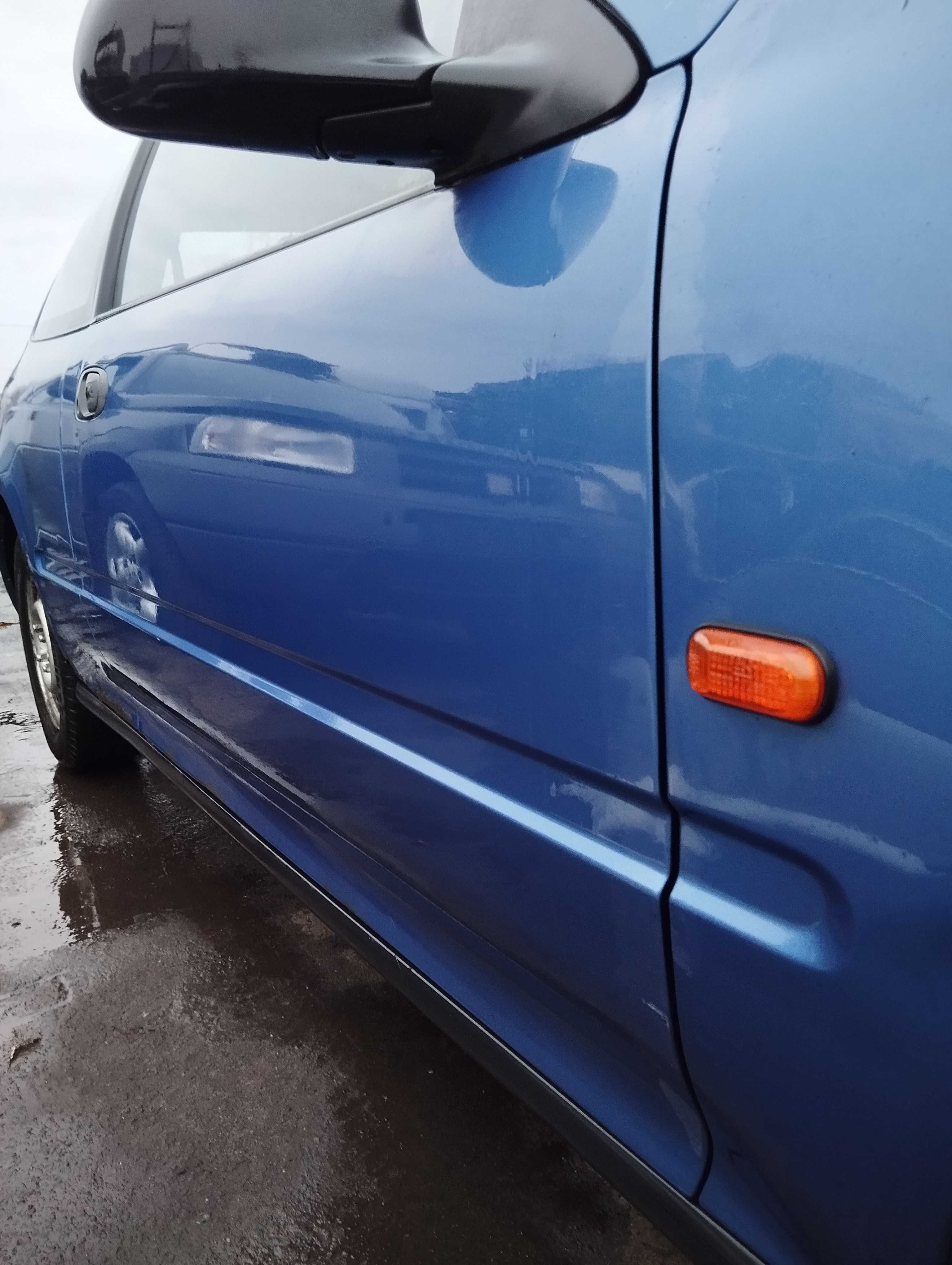 Honda Civic 3D (Jajo) 1.3i 1992r.Drzwi przednie prawe.