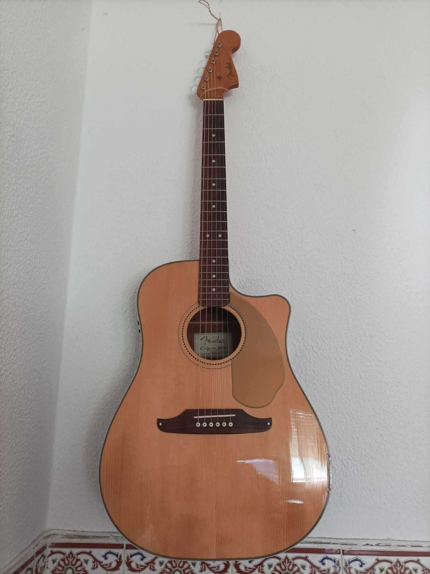 Guitarra Fender Sonoran