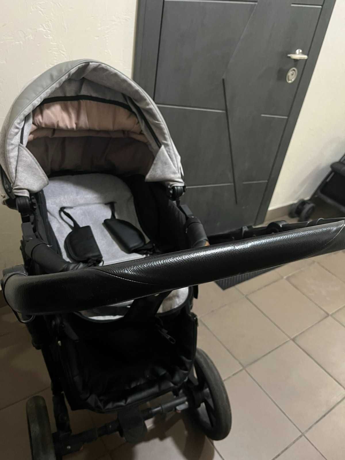 Коляска для прогулянок
