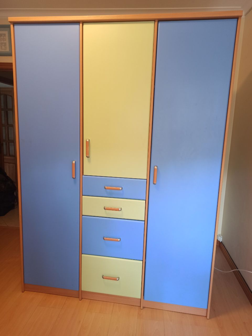 Roupeiro de criança