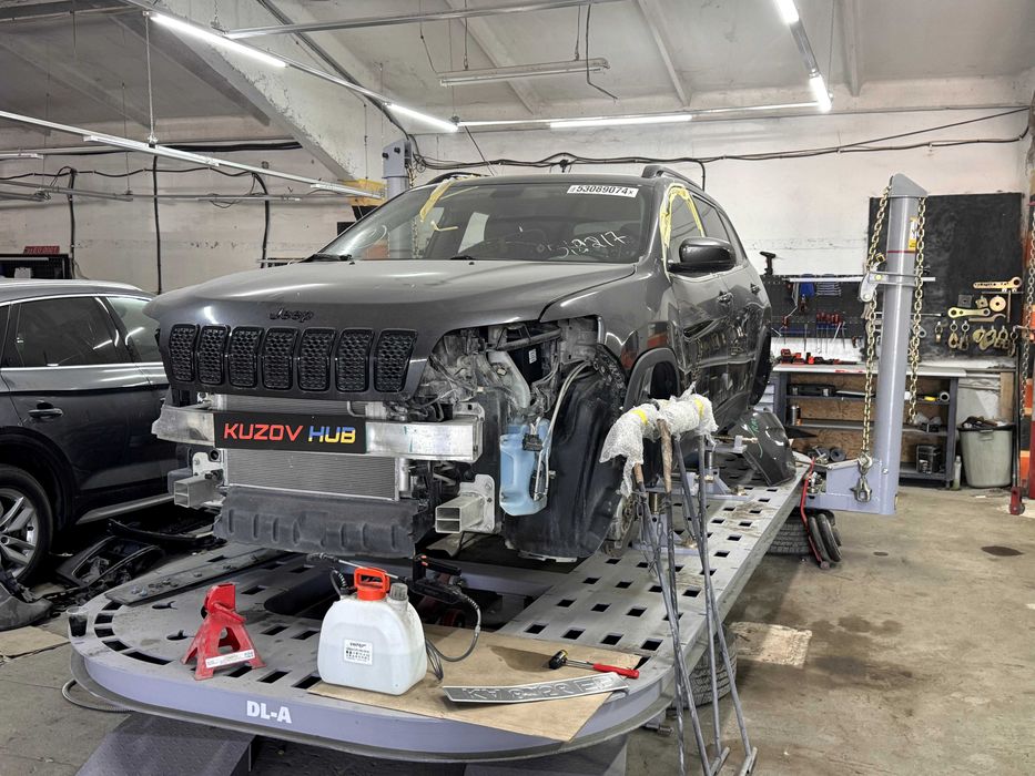 Рихтування автомобілів на стенді