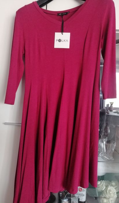 Ciemno różowa sukienka Polka