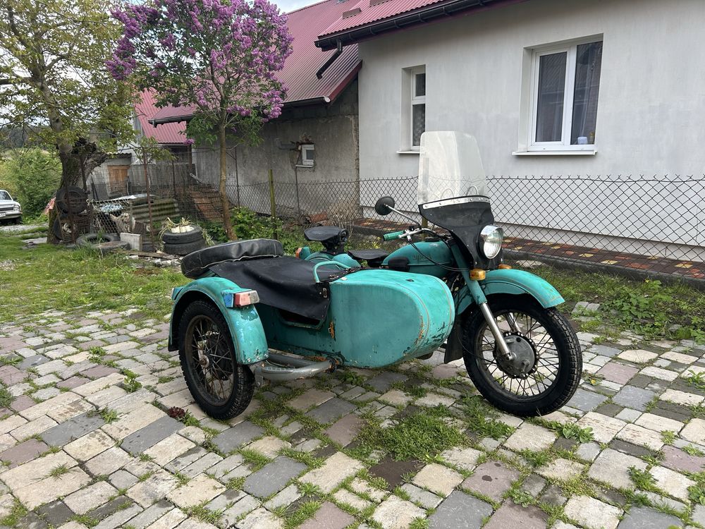 Урал 1977 року з коляскою