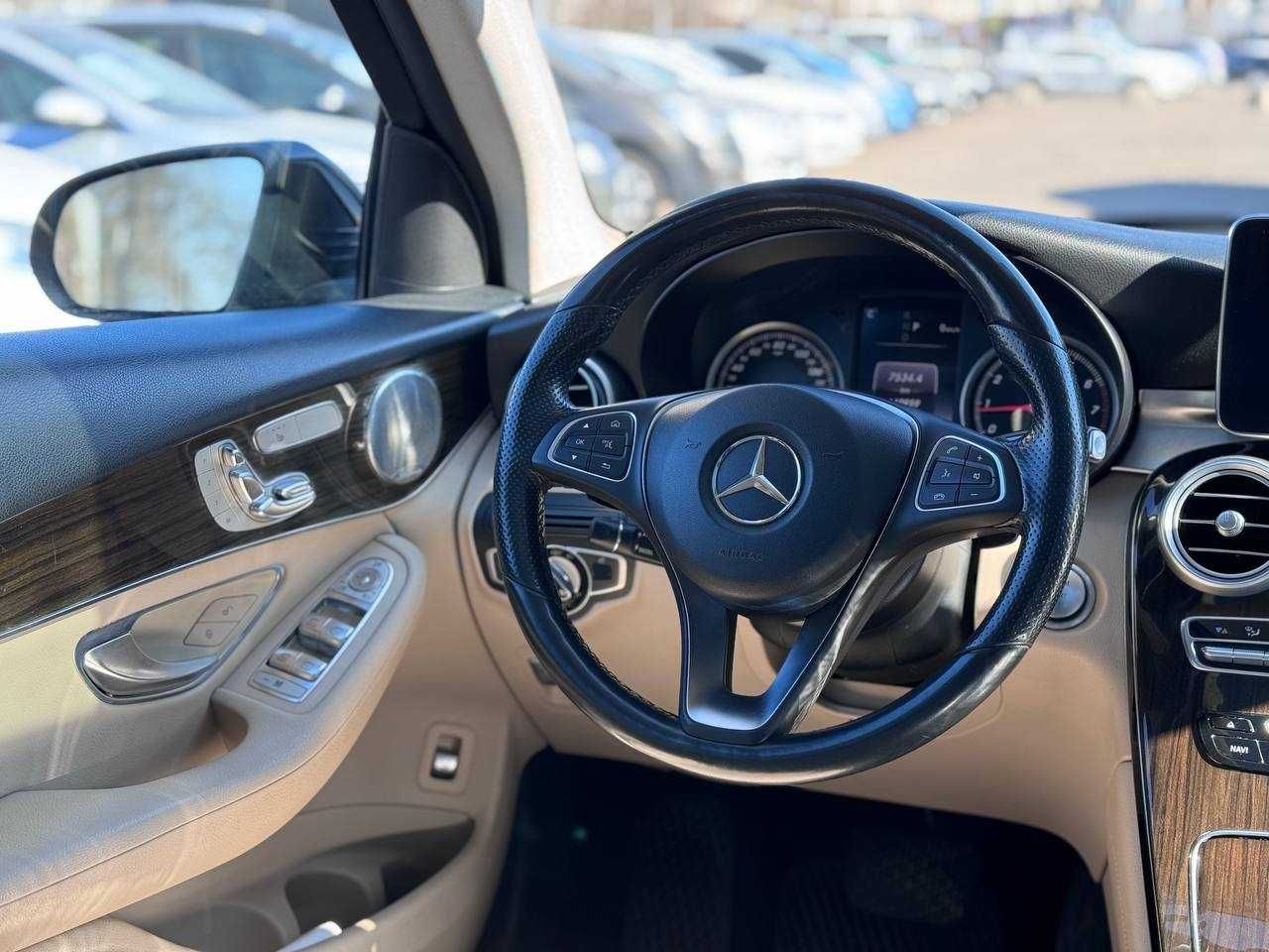 Mercedes-Benz GLC300 2015