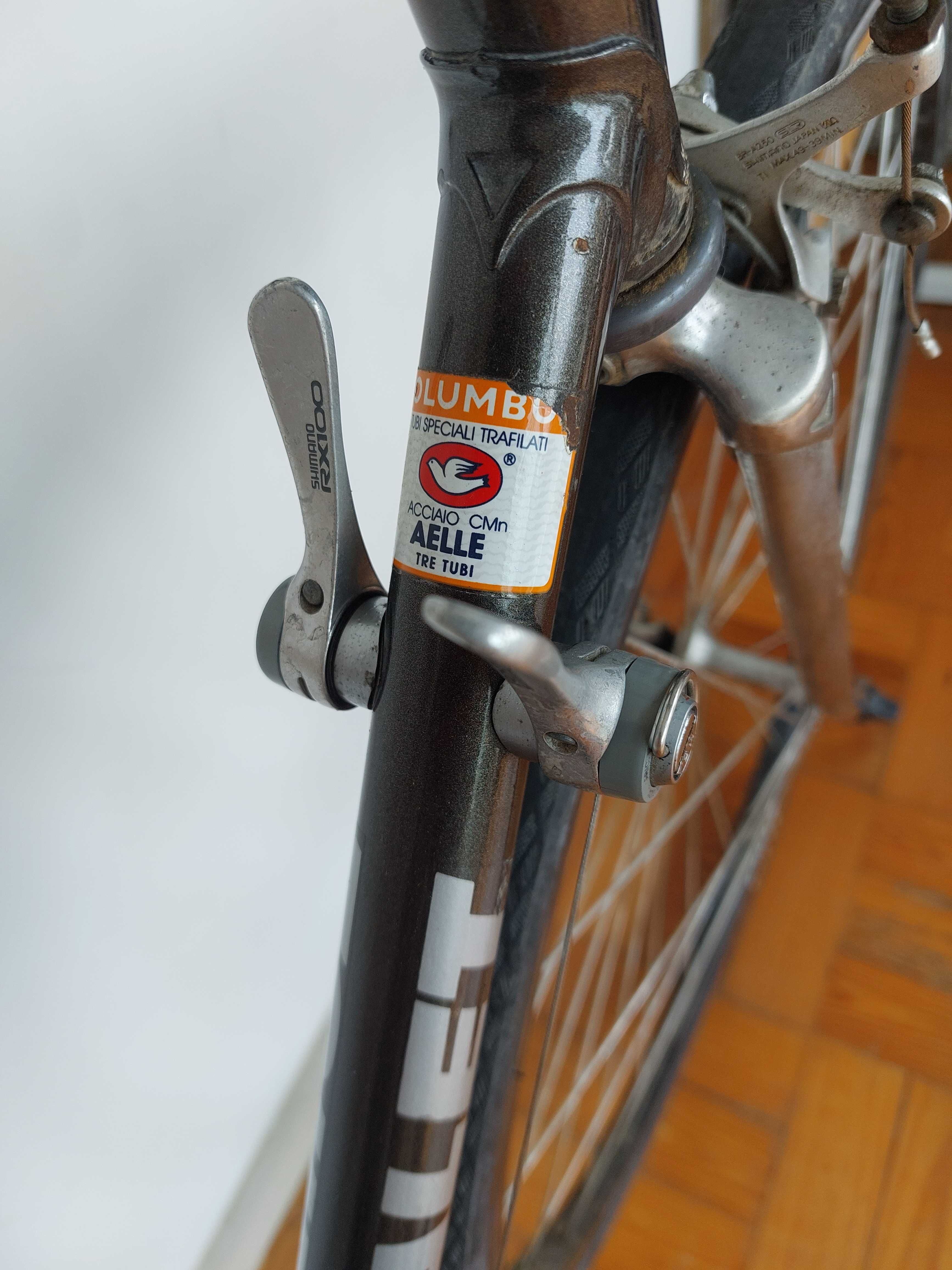 Bicicleta de estrada clássica (final de 80, início 90) em aço