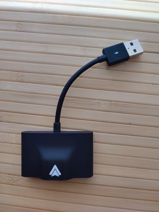 Адаптер для безпровідного зв'язку carplay