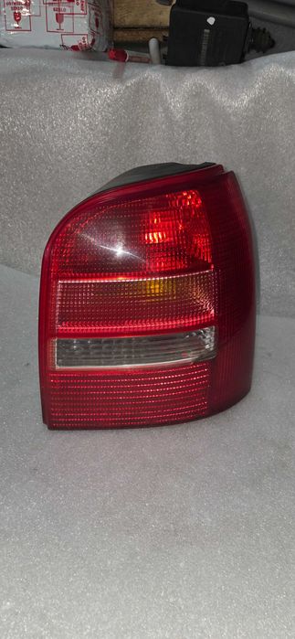 Lampa prawa tył Audi A4 B5 Kombi Lift