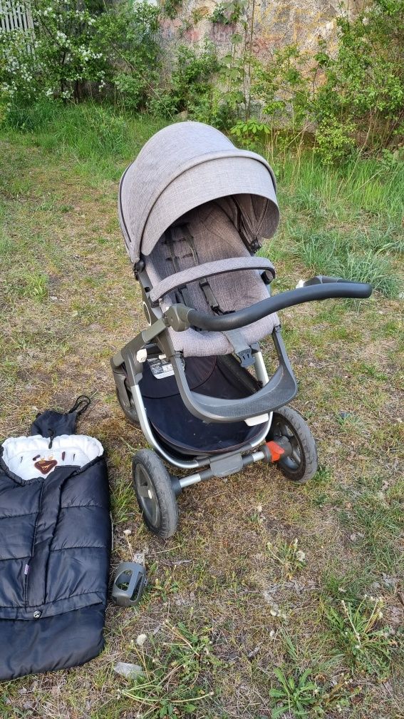 Stokke Trailz duże pompowane koła folia przeciwdeszczowa uchwyt kubek