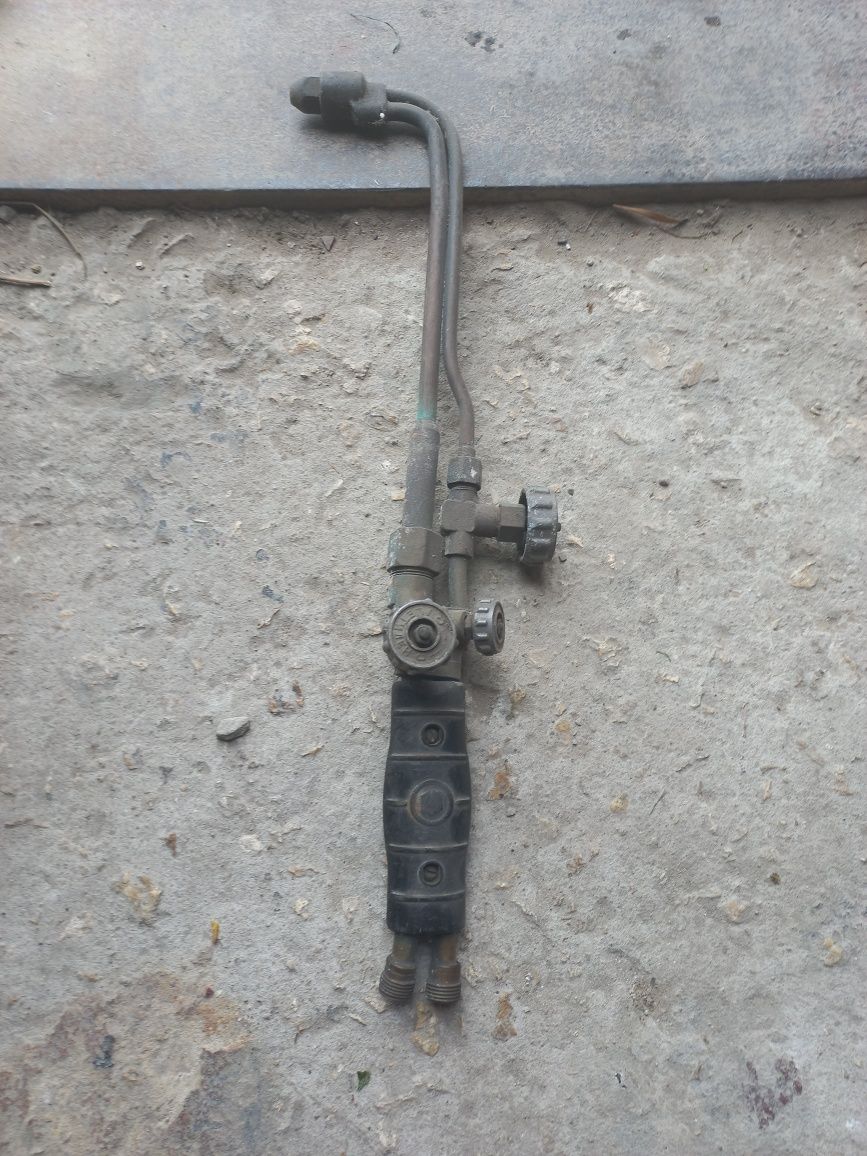 Газовий різак в робочому стані