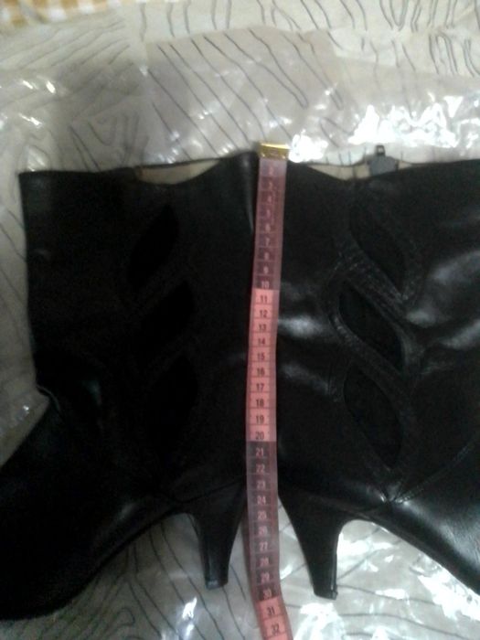 Продам жіночі чобітки 37 р