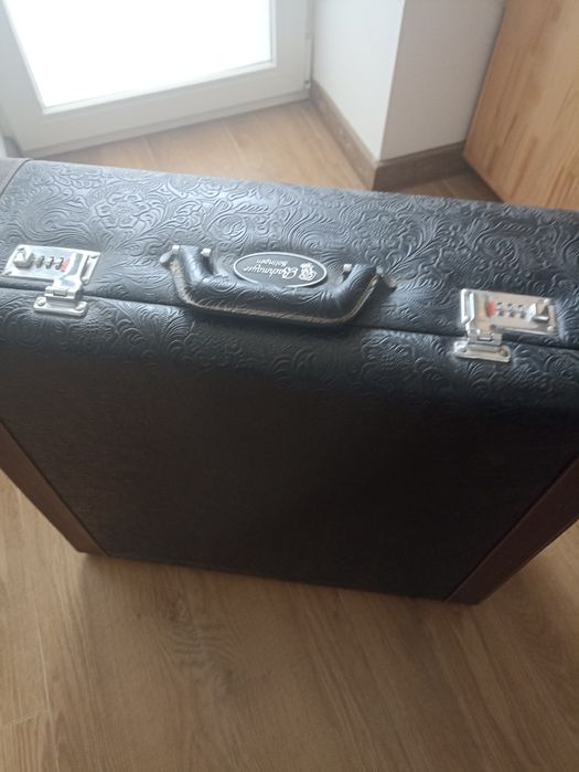 Валіза велика з тисненням