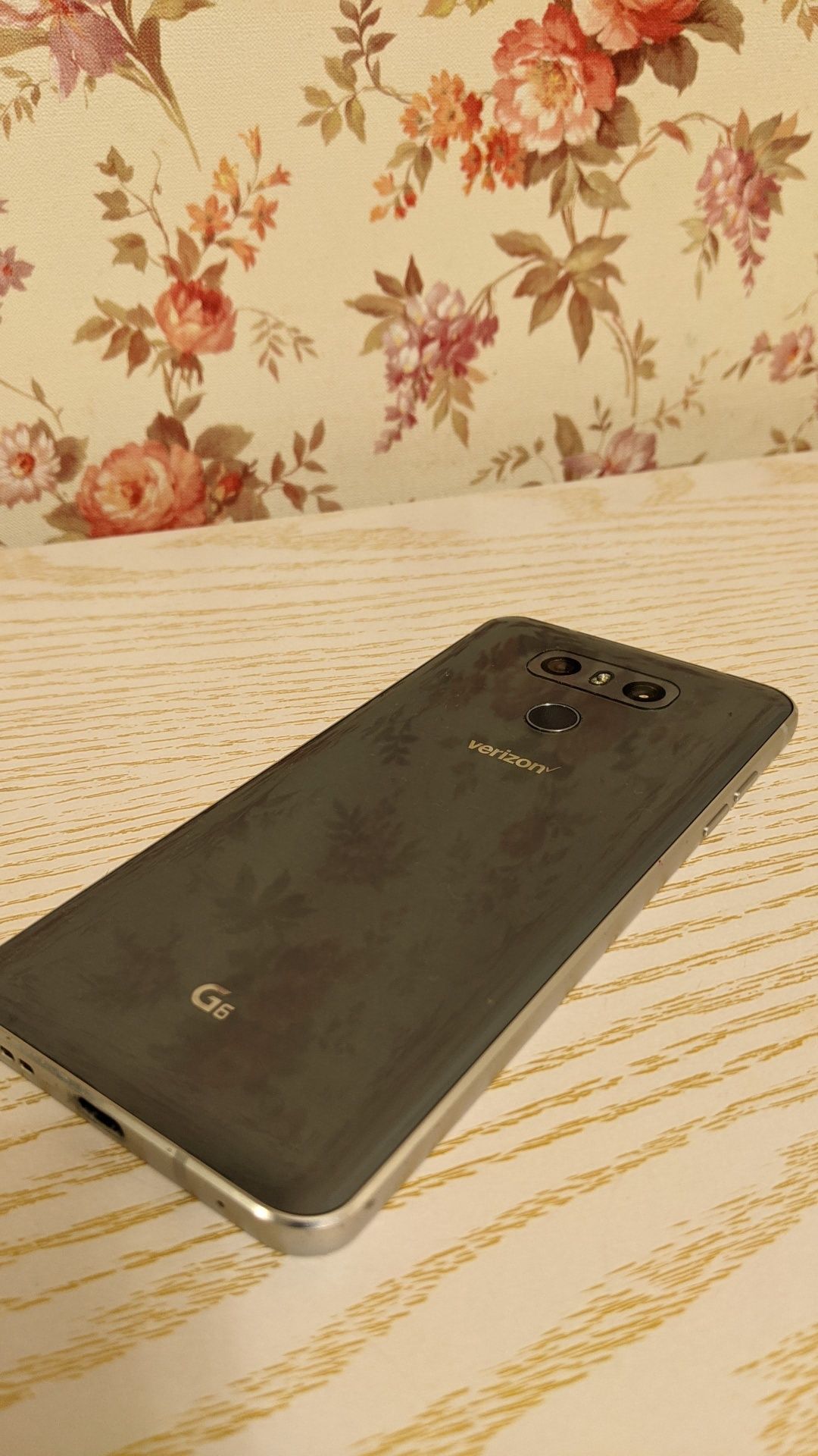Продам LG G 6 (vs 988)