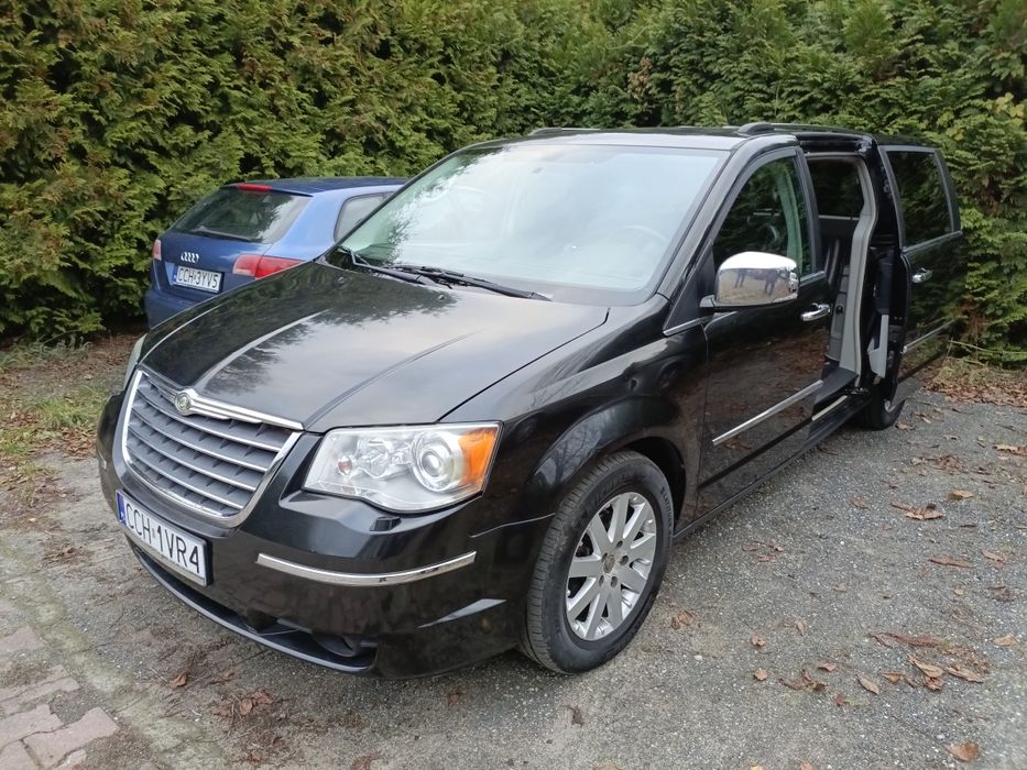 Chrysler town country dodge grand caravan VW routan stan idealny