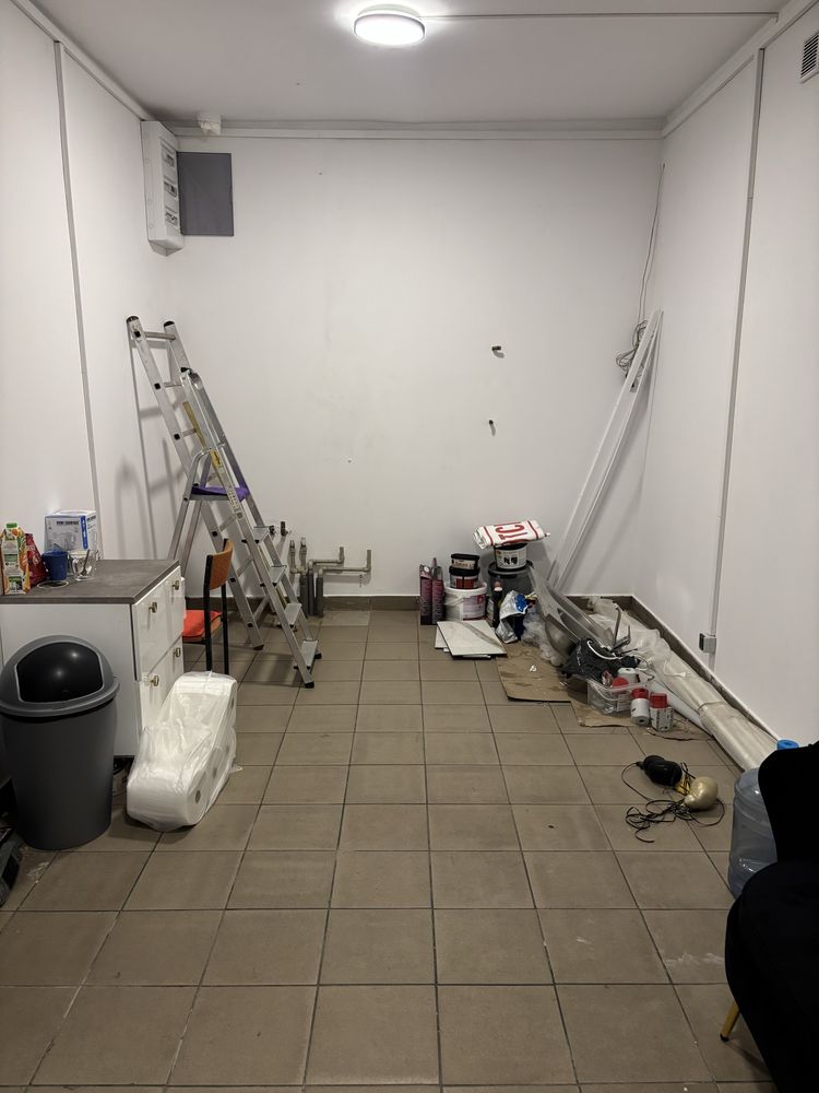 Lokal na salonik kosmetyczny przy dzialajacym solarium